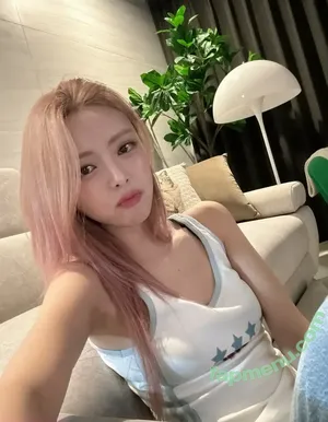 itzy.all.in.us / Shin Yu Na / Yuna ITZY / 유나 nude photo #0696