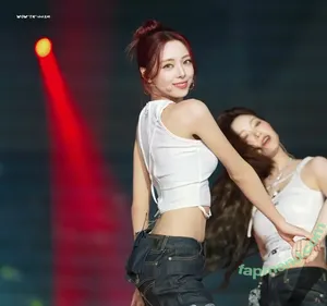 itzy.all.in.us / Shin Yu Na / Yuna ITZY / 유나 nude photo #0742