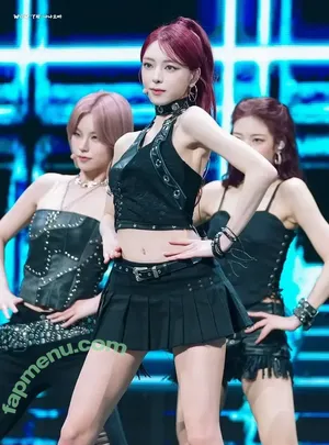 itzy.all.in.us / Shin Yu Na / Yuna ITZY / 유나 nude photo #0775