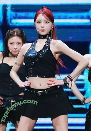 itzy.all.in.us / Shin Yu Na / Yuna ITZY / 유나 nude photo #0784