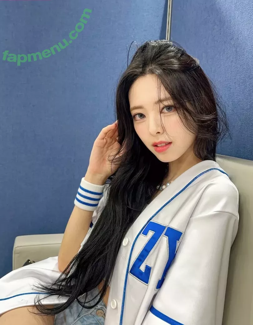 itzy.all.in.us nude photo #0027 (Shin Yu Na / Yuna ITZY / 유나)