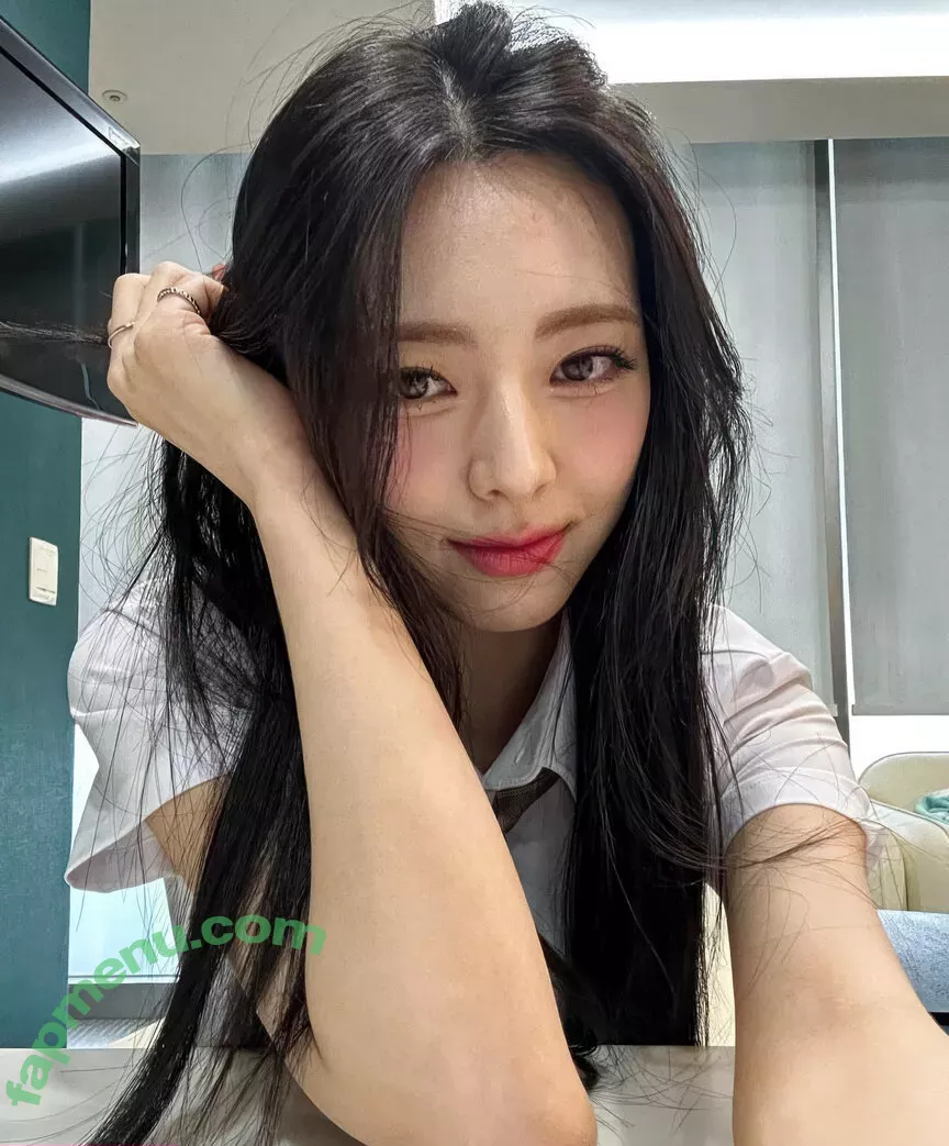 itzy.all.in.us nude photo #0030 (Shin Yu Na / Yuna ITZY / 유나)