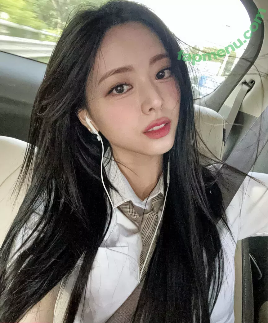 itzy.all.in.us nude photo #0031 (Shin Yu Na / Yuna ITZY / 유나)