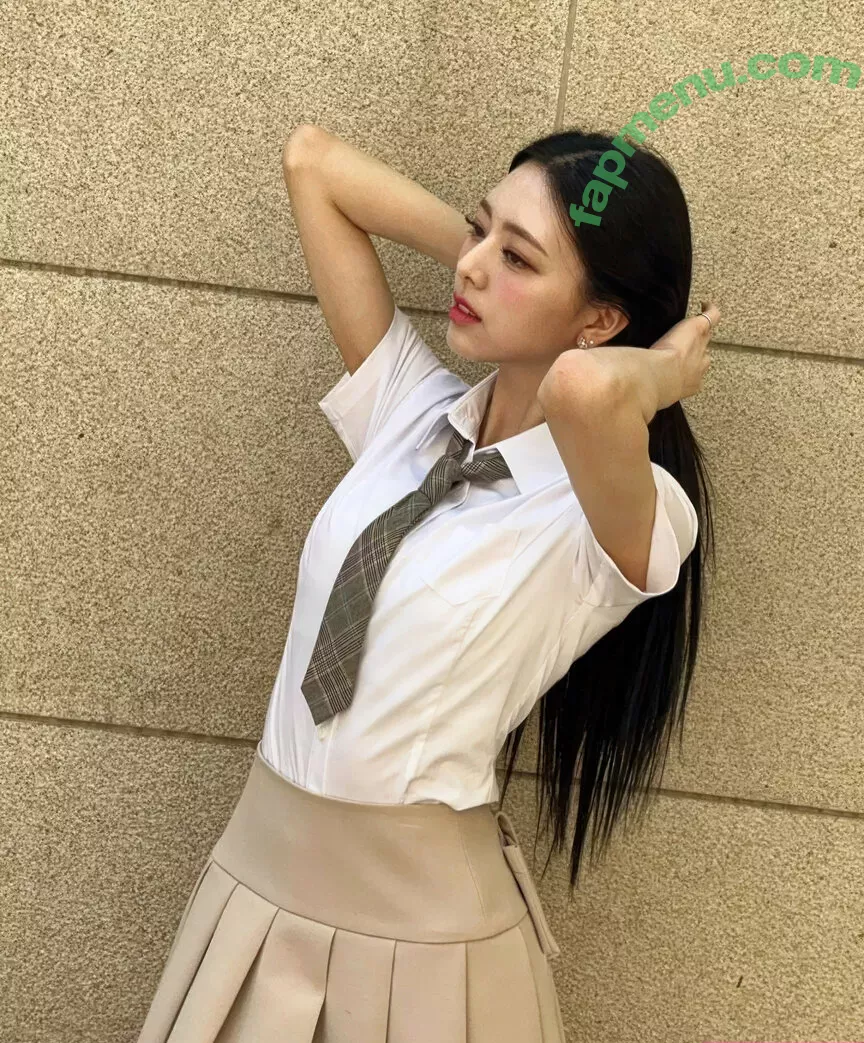 itzy.all.in.us nude photo #0035 (Shin Yu Na / Yuna ITZY / 유나)