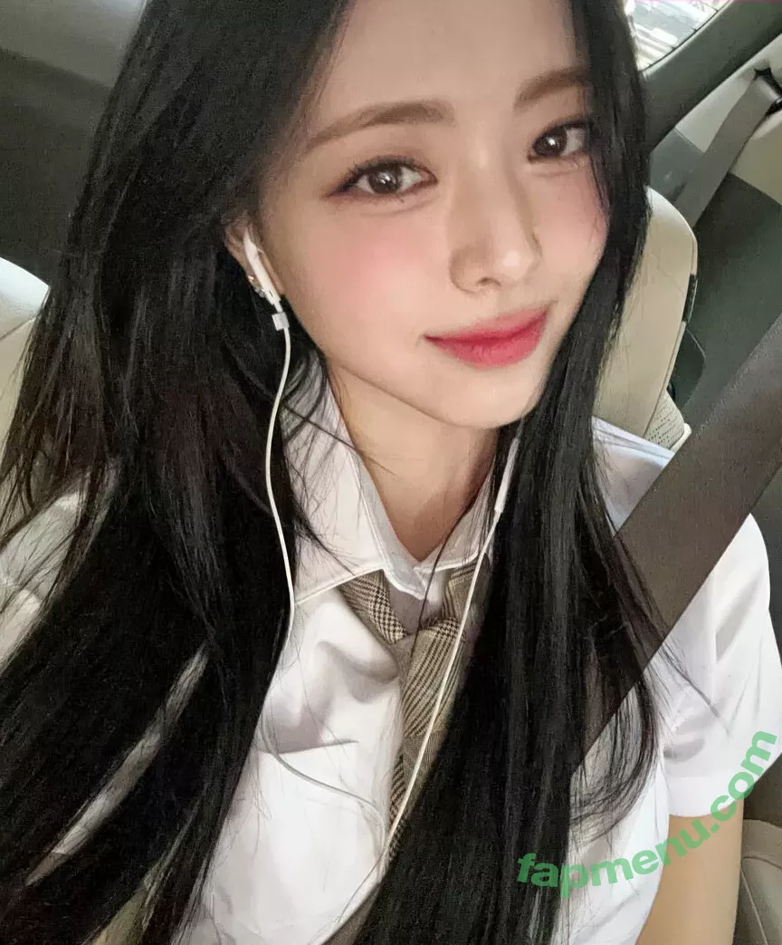 itzy.all.in.us nude photo #0038 (Shin Yu Na / Yuna ITZY / 유나)
