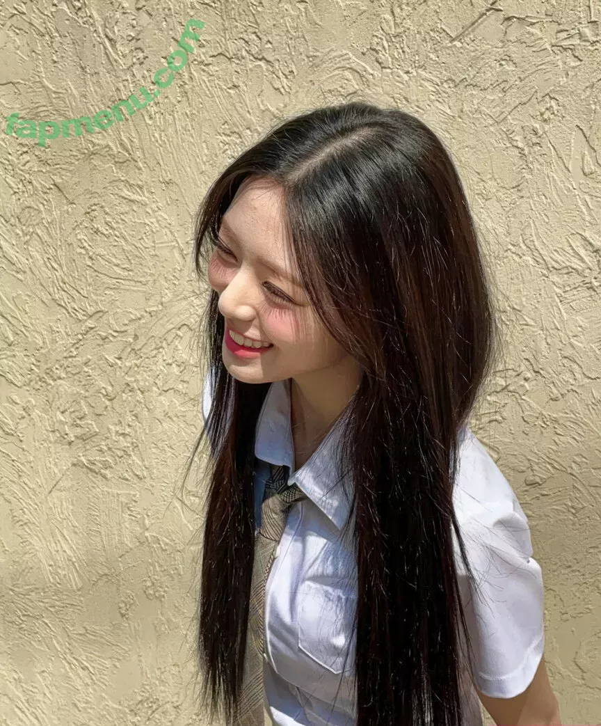 itzy.all.in.us nude photo #0042 (Shin Yu Na / Yuna ITZY / 유나)