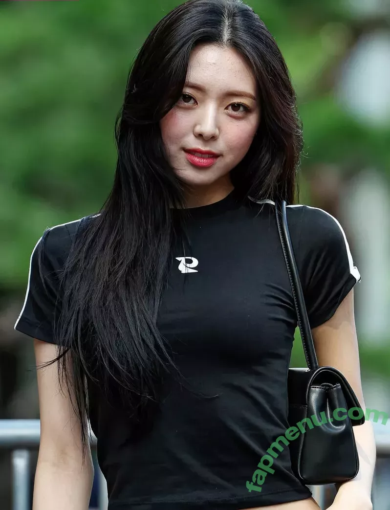 itzy.all.in.us nude photo #0048 (Shin Yu Na / Yuna ITZY / 유나)
