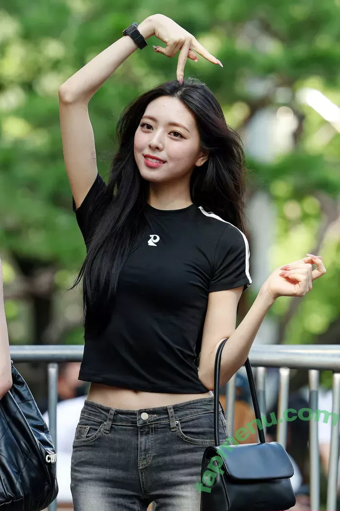 itzy.all.in.us nude photo #0051 (Shin Yu Na / Yuna ITZY / 유나)