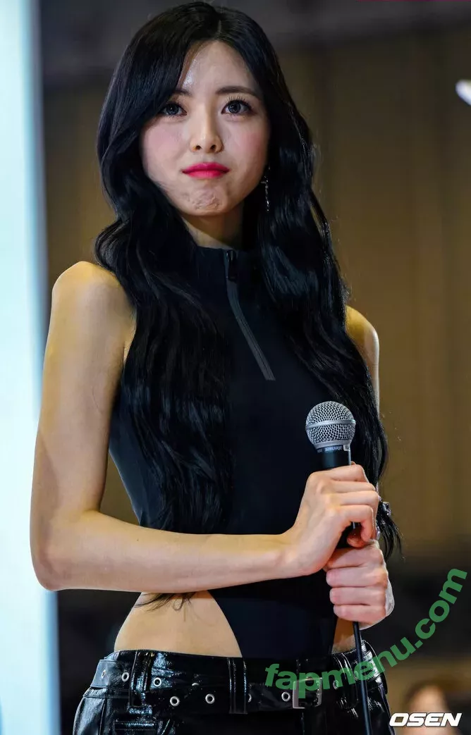 itzy.all.in.us nude photo #0062 (Shin Yu Na / Yuna ITZY / 유나)