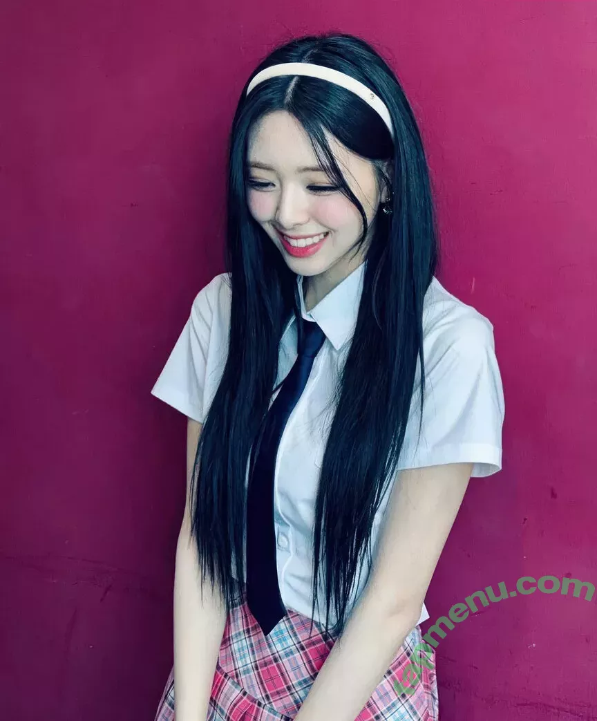 itzy.all.in.us nude photo #0067 (Shin Yu Na / Yuna ITZY / 유나)