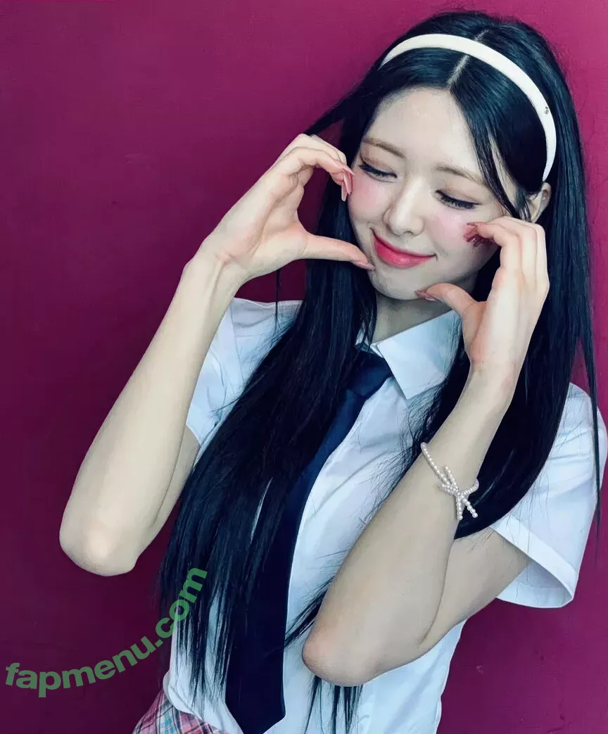 itzy.all.in.us nude photo #0071 (Shin Yu Na / Yuna ITZY / 유나)
