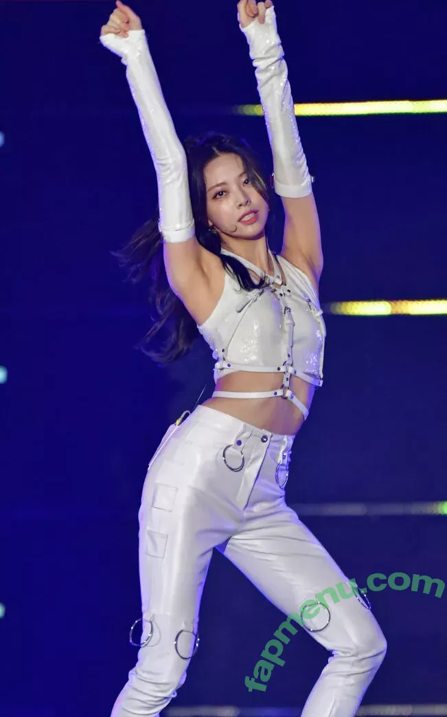 itzy.all.in.us nude photo #0086 (Shin Yu Na / Yuna ITZY / 유나)