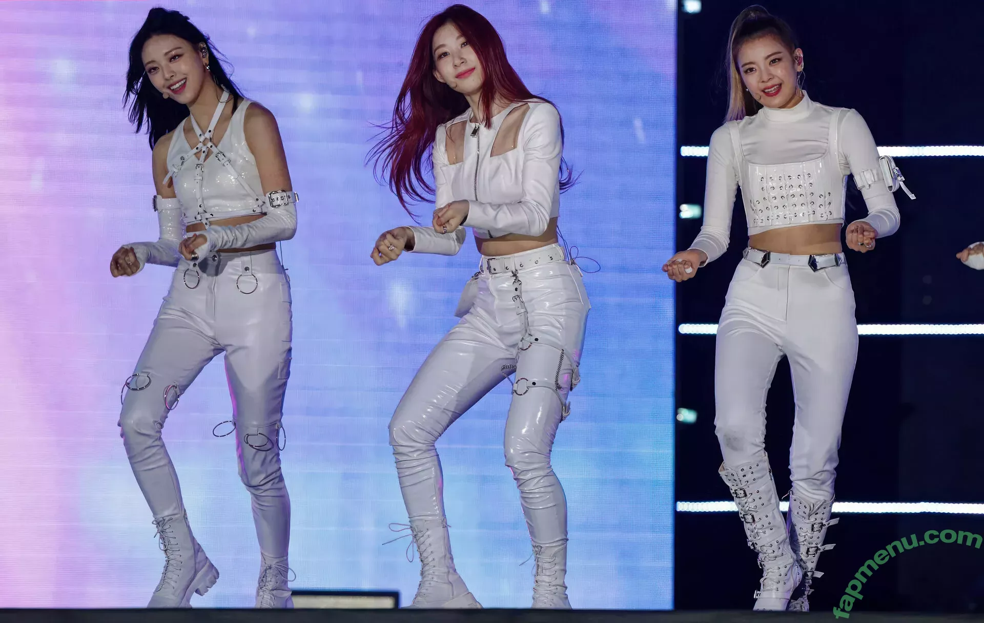 itzy.all.in.us nude photo #0089 (Shin Yu Na / Yuna ITZY / 유나)