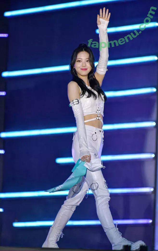 itzy.all.in.us nude photo #0091 (Shin Yu Na / Yuna ITZY / 유나)