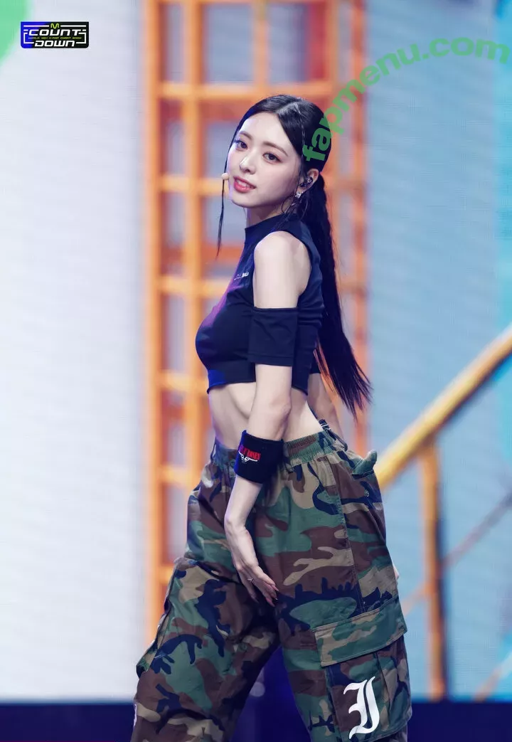 itzy.all.in.us nude photo #0099 (Shin Yu Na / Yuna ITZY / 유나)