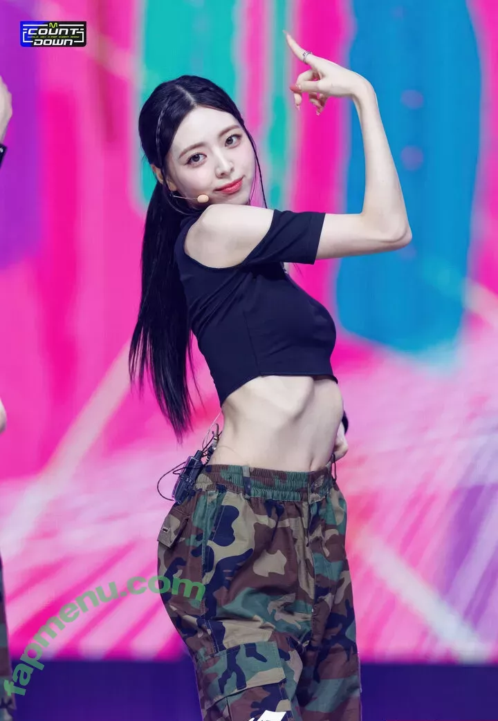 itzy.all.in.us nude photo #0102 (Shin Yu Na / Yuna ITZY / 유나)