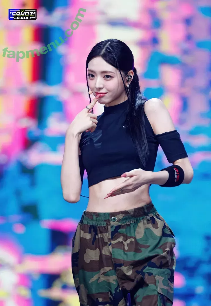 itzy.all.in.us nude photo #0107 (Shin Yu Na / Yuna ITZY / 유나)