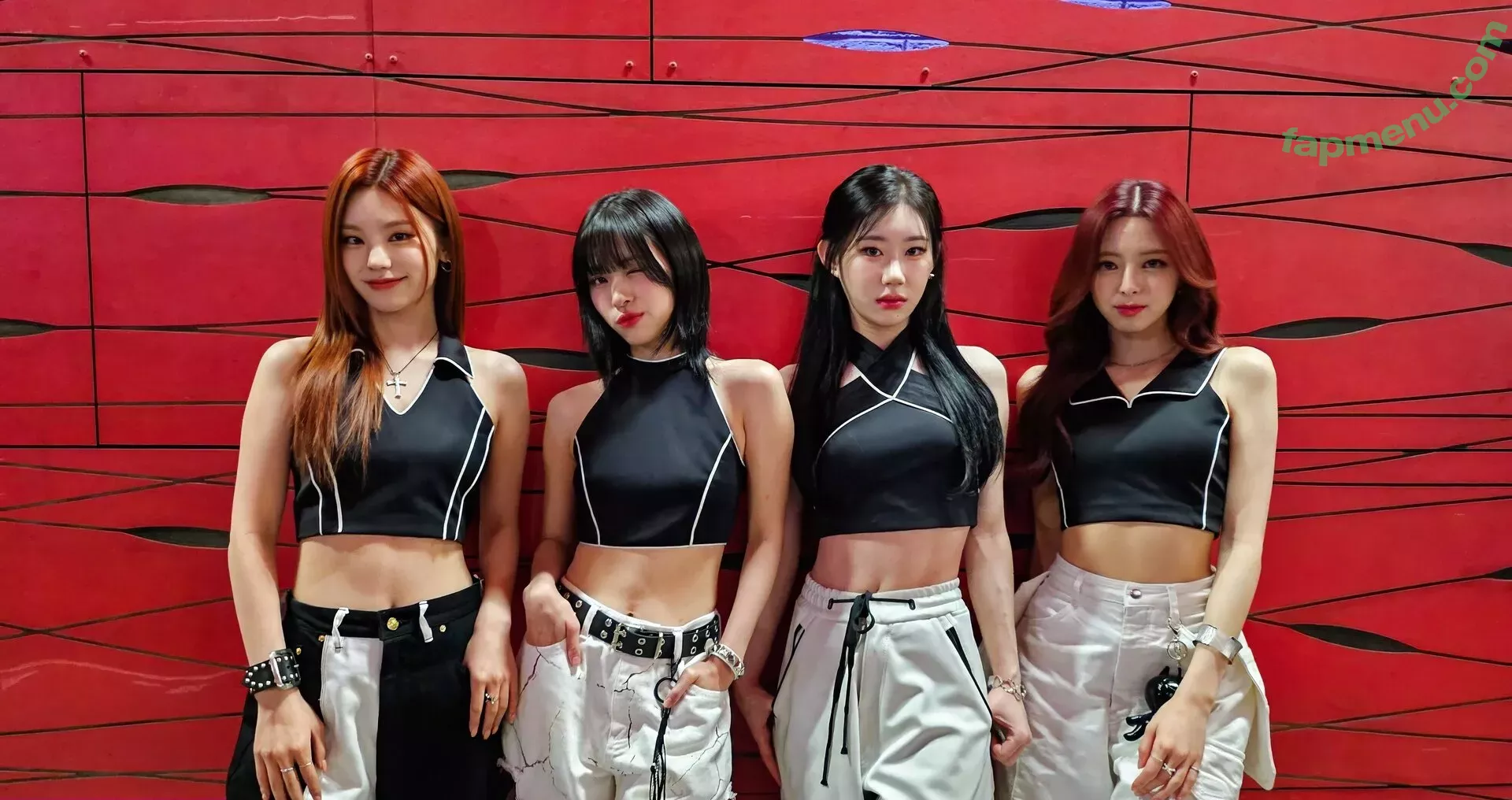 itzy.all.in.us nude photo #0117 (Shin Yu Na / Yuna ITZY / 유나)