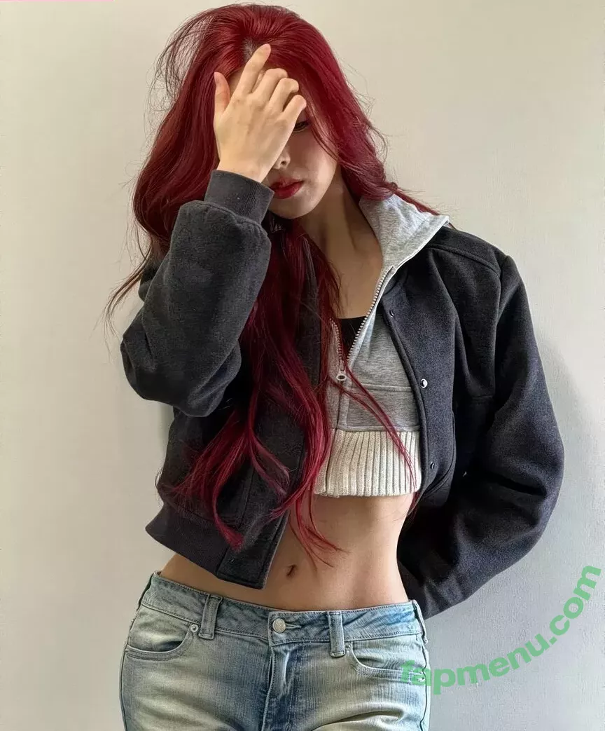 itzy.all.in.us nude photo #0128 (Shin Yu Na / Yuna ITZY / 유나)