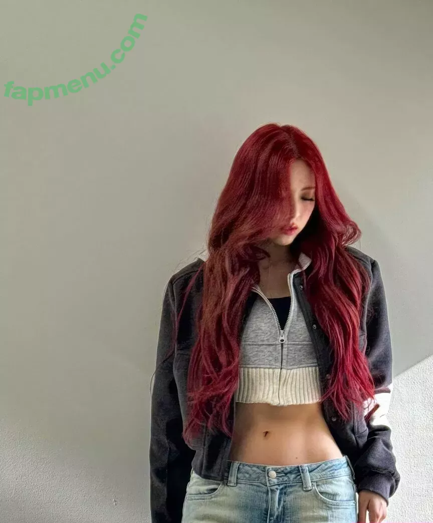itzy.all.in.us nude photo #0129 (Shin Yu Na / Yuna ITZY / 유나)