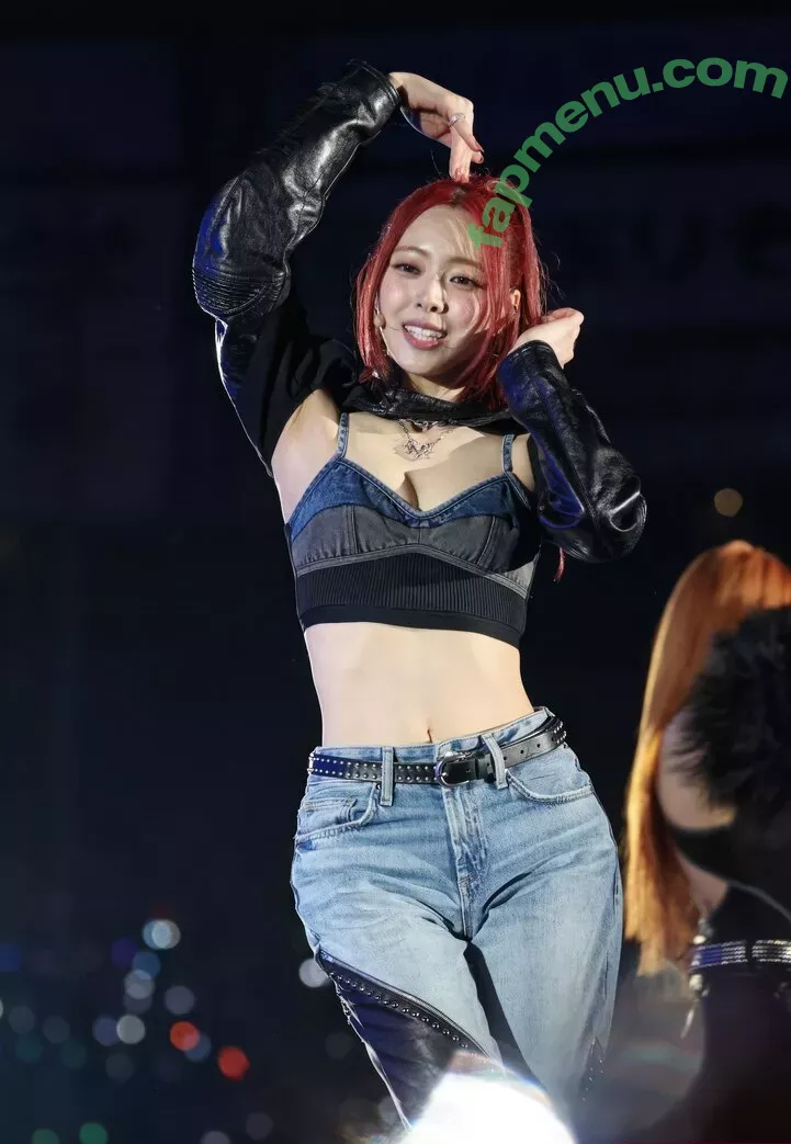 itzy.all.in.us nude photo #0136 (Shin Yu Na / Yuna ITZY / 유나)