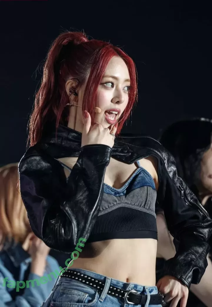 itzy.all.in.us nude photo #0137 (Shin Yu Na / Yuna ITZY / 유나)
