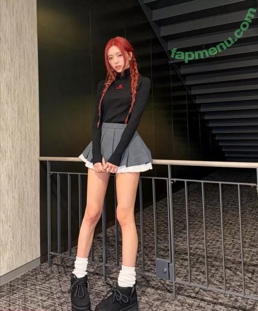 itzy.all.in.us nude photo #0146 (Shin Yu Na / Yuna ITZY / 유나)