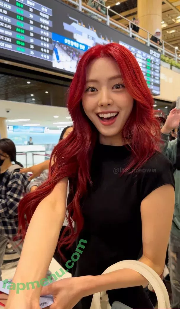 itzy.all.in.us nude photo #0170 (Shin Yu Na / Yuna ITZY / 유나)