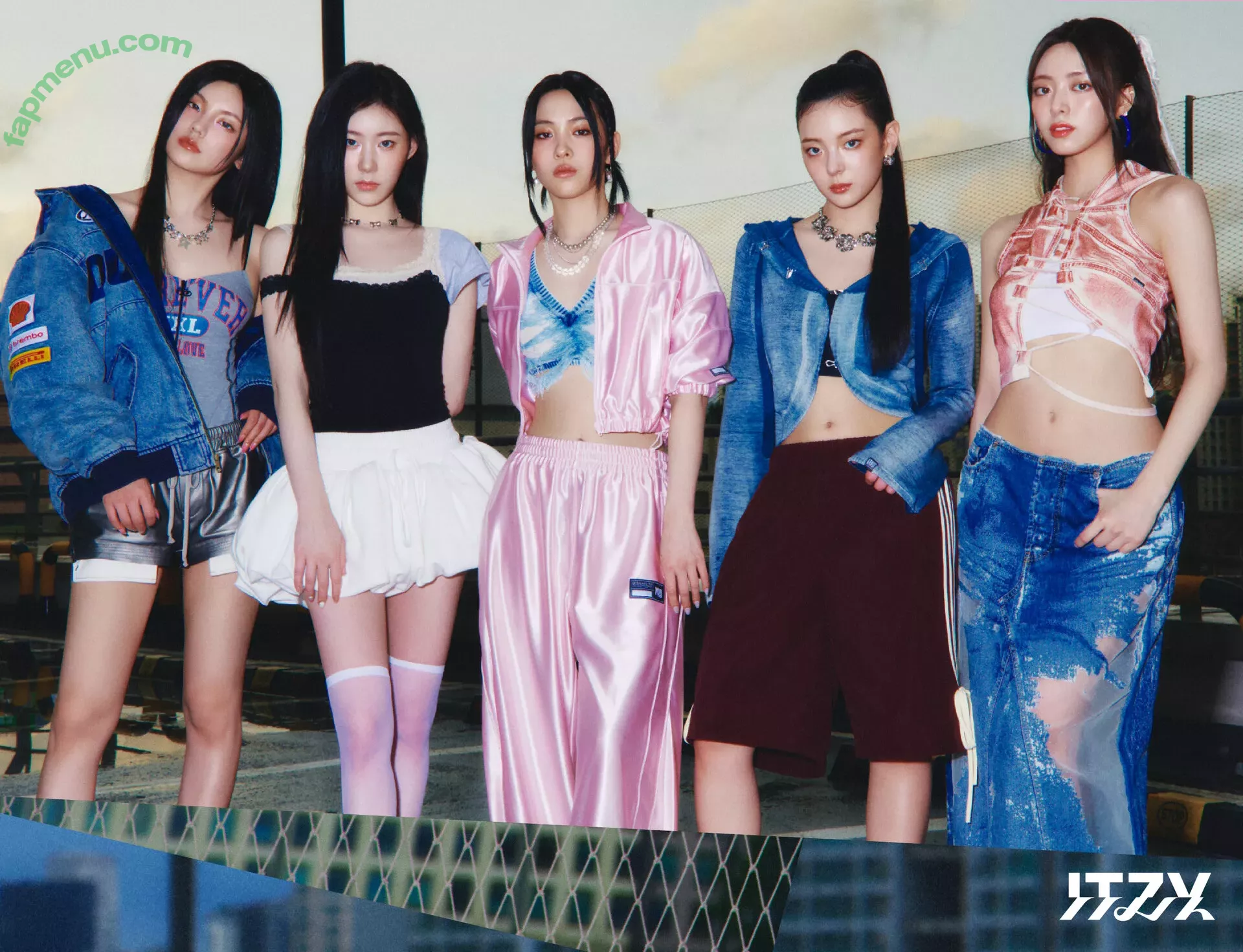 itzy.all.in.us nude photo #0197 (Shin Yu Na / Yuna ITZY / 유나)