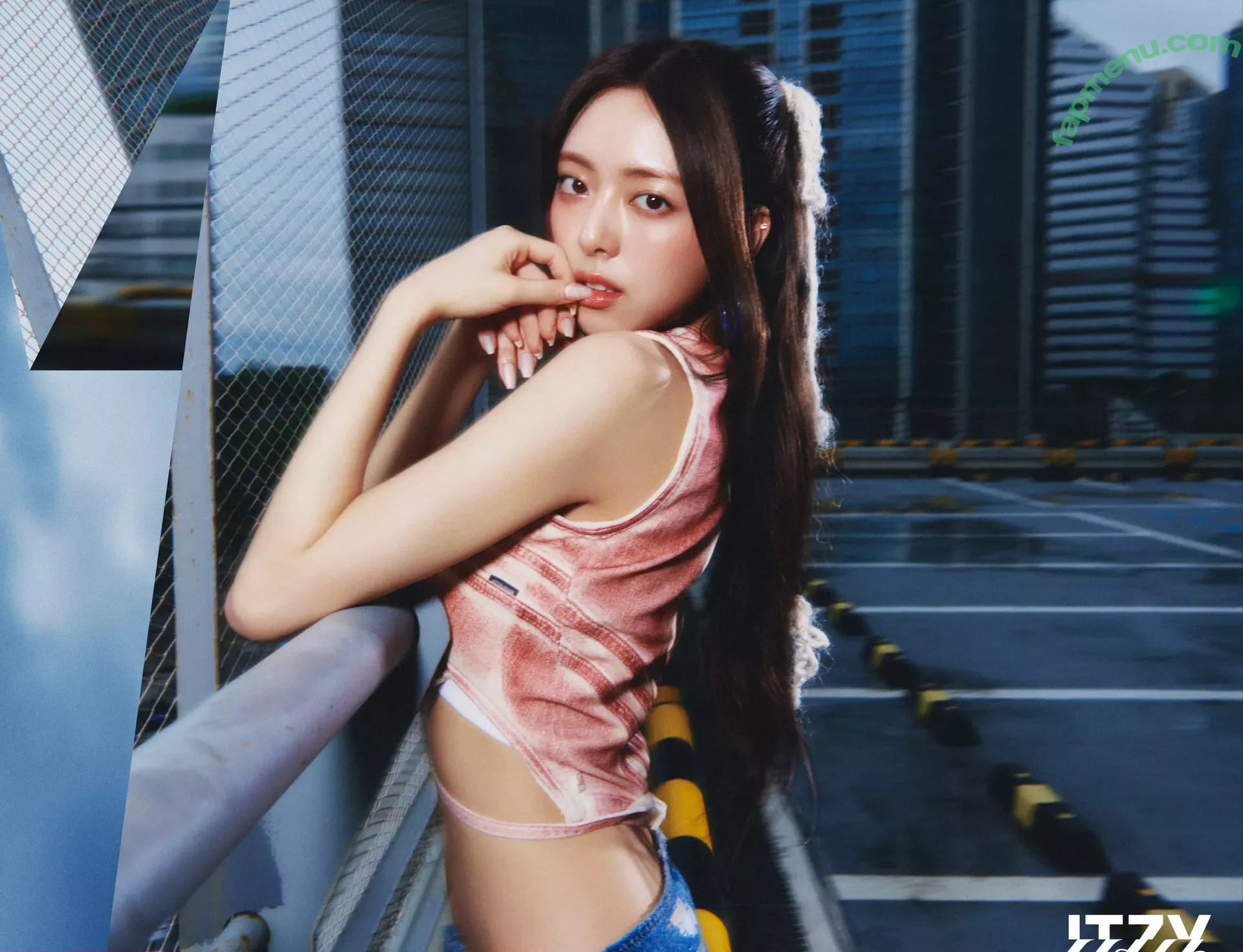 itzy.all.in.us nude photo #0199 (Shin Yu Na / Yuna ITZY / 유나)