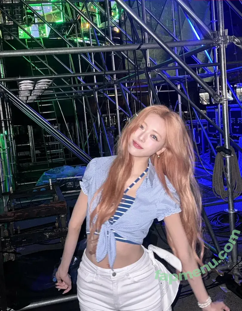 itzy.all.in.us nude photo #0575 (Shin Yu Na / Yuna ITZY / 유나)