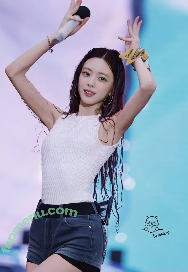 itzy.all.in.us nude photo #0666 (Shin Yu Na / Yuna ITZY / 유나)