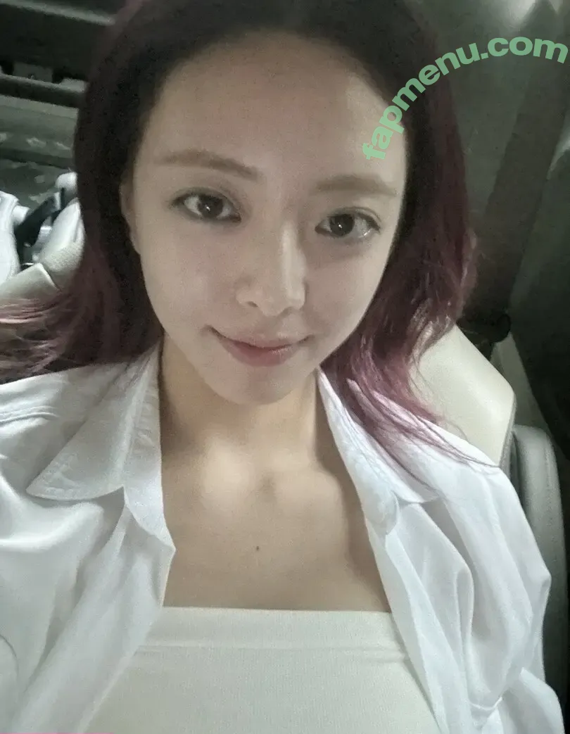 itzy.all.in.us nude photo #0706 (Shin Yu Na / Yuna ITZY / 유나)