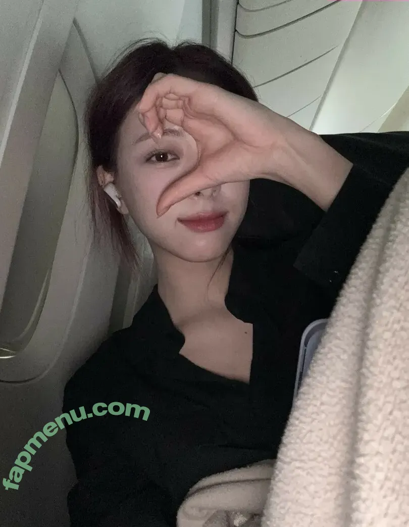 itzy.all.in.us nude photo #0709 (Shin Yu Na / Yuna ITZY / 유나)