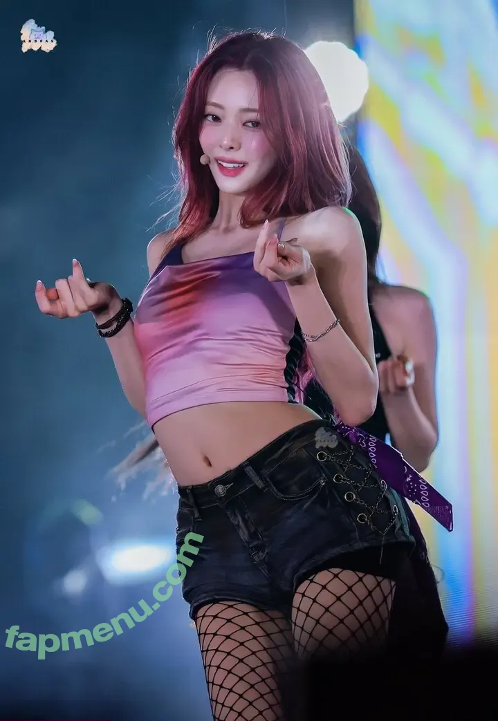 itzy.all.in.us nude photo #0720 (Shin Yu Na / Yuna ITZY / 유나)