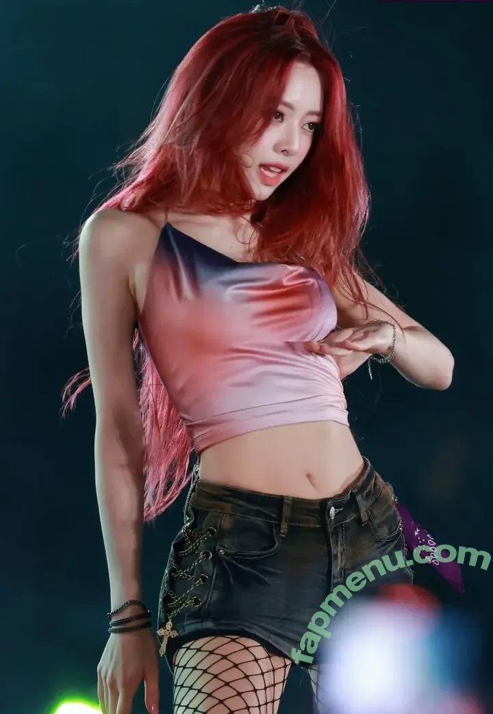 itzy.all.in.us nude photo #0723 (Shin Yu Na / Yuna ITZY / 유나)