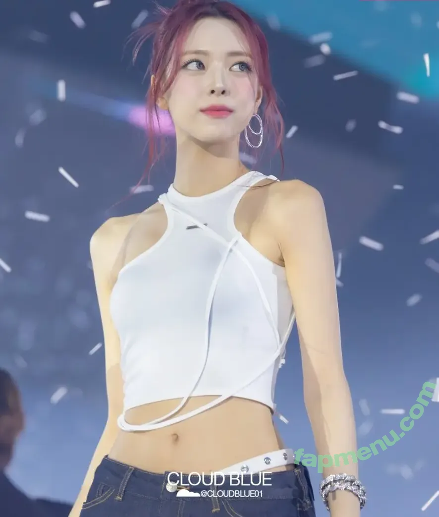 itzy.all.in.us nude photo #0741 (Shin Yu Na / Yuna ITZY / 유나)