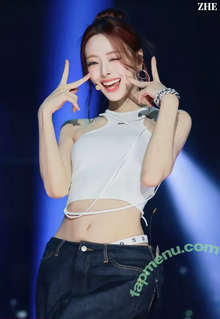 itzy.all.in.us nude photo #0750 (Shin Yu Na / Yuna ITZY / 유나)