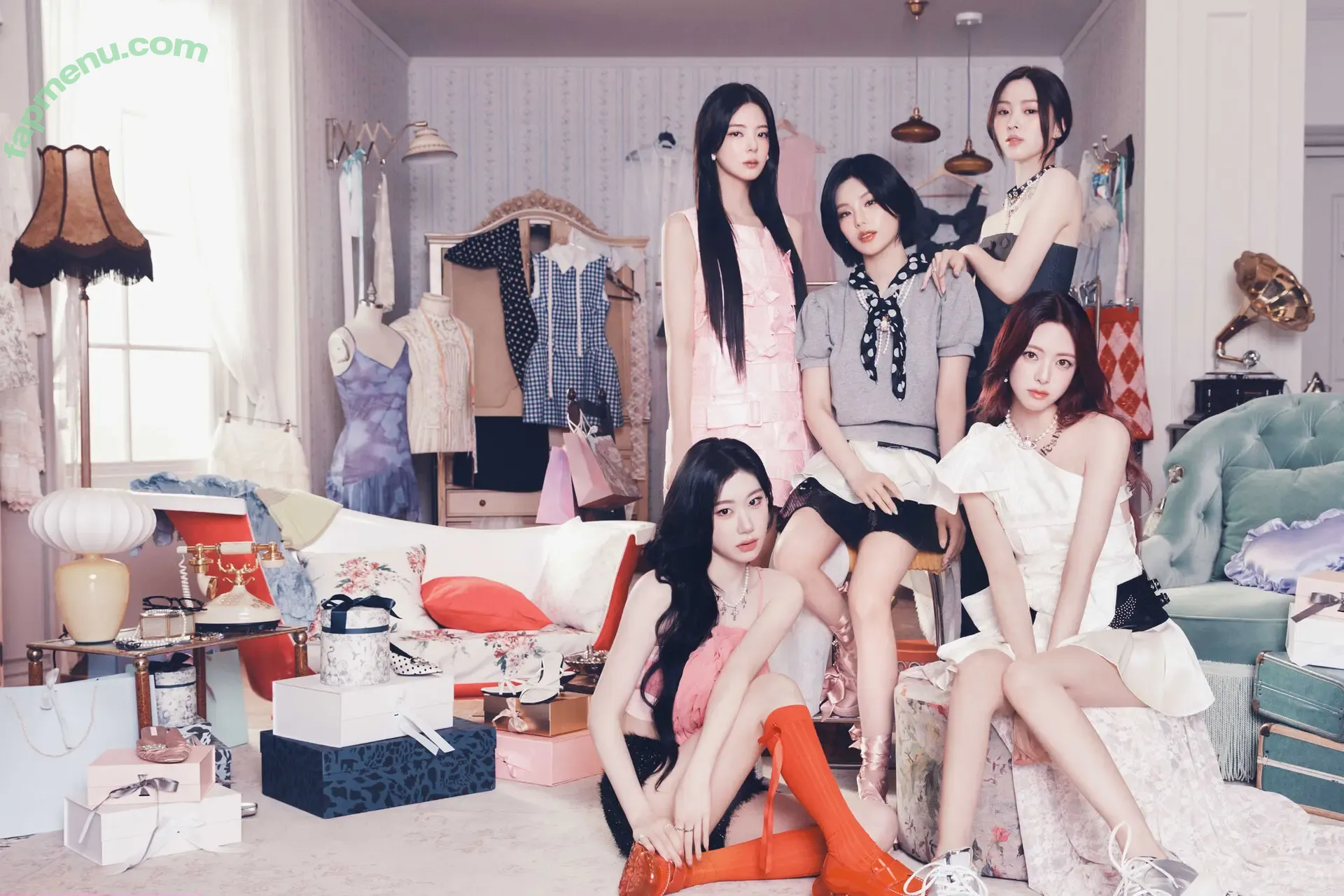itzy.all.in.us nude photo #0770 (Shin Yu Na / Yuna ITZY / 유나)