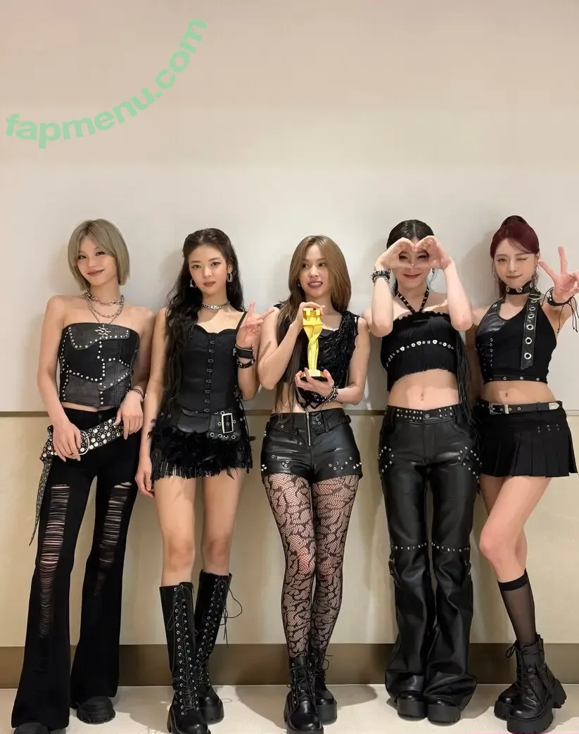itzy.all.in.us nude photo #0771 (Shin Yu Na / Yuna ITZY / 유나)