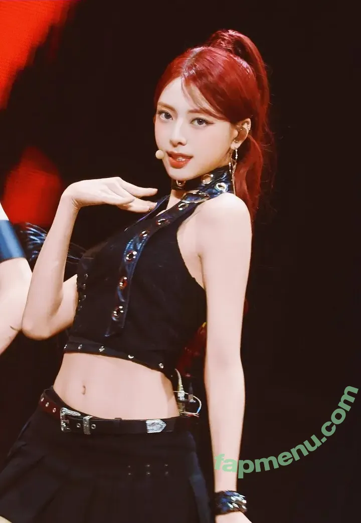 itzy.all.in.us nude photo #0782 (Shin Yu Na / Yuna ITZY / 유나)