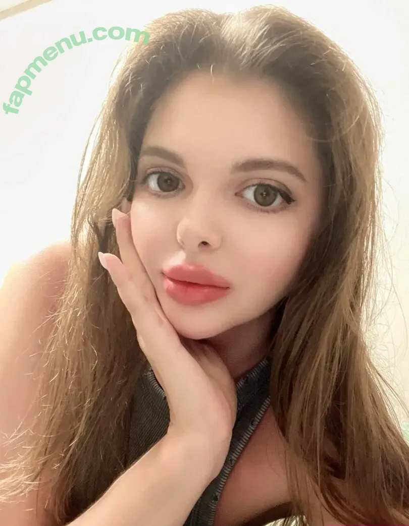 Ivanna W nude photo #0003 (ivannalw / sofiaivanna)