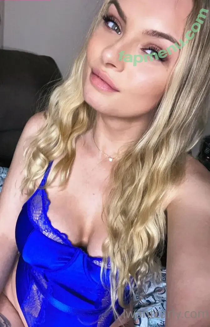 iwantcarly nude photo #0030 (SinfullyAverage)