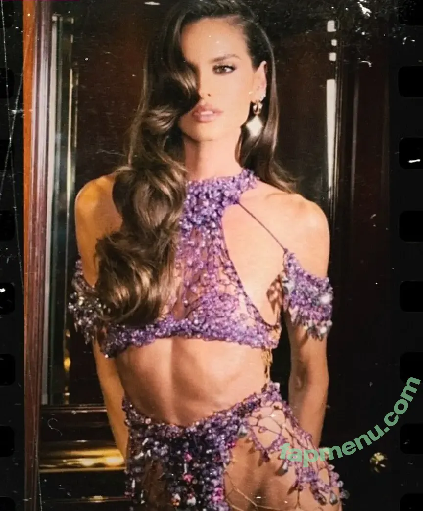 Izabel Goulart nude photo #0757 (iza_goulart / izabelgoulart)