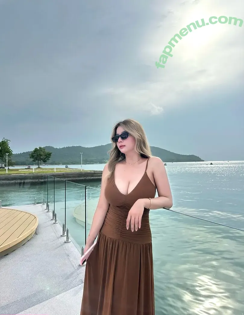 izepyn nude photo #0027 (izepyn)