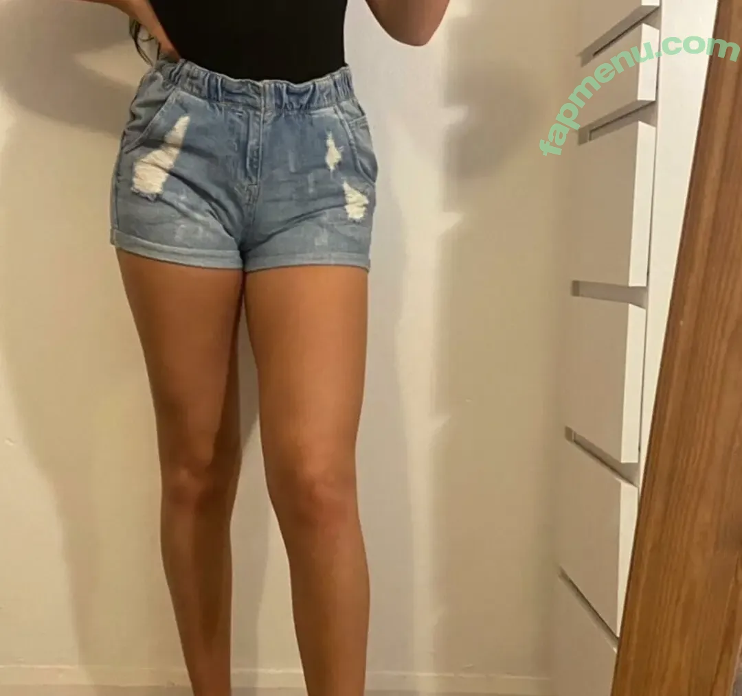 Izzy Barnes nude photo #0050 (izzybarnes96)