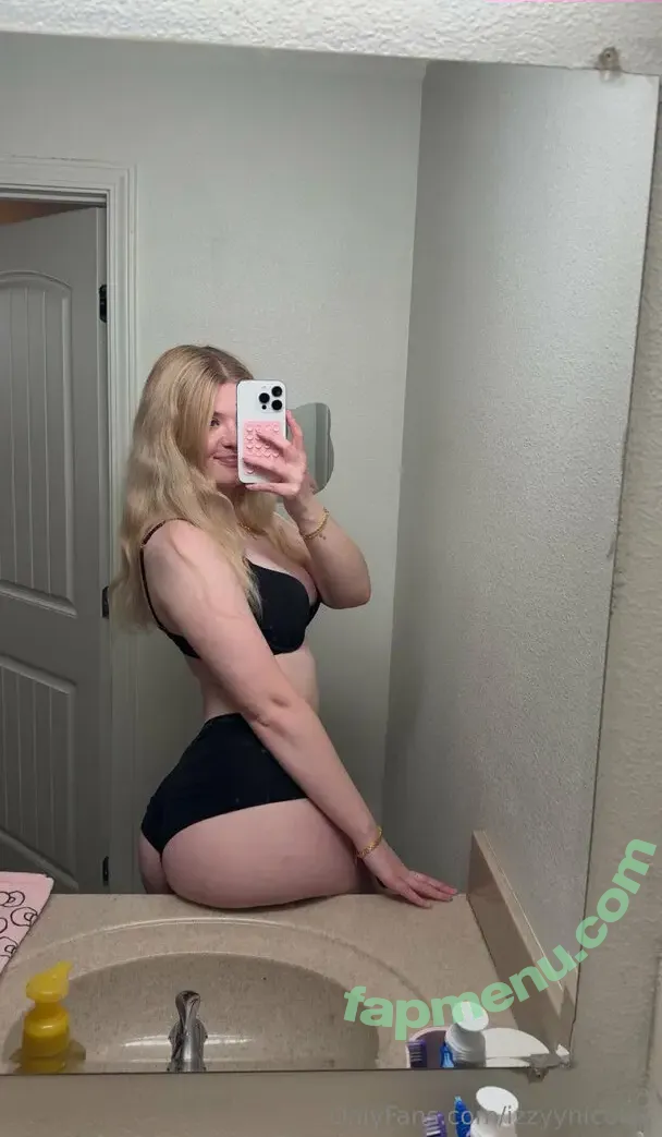 izzyynicolee nude photo #0026 (izzycolee)