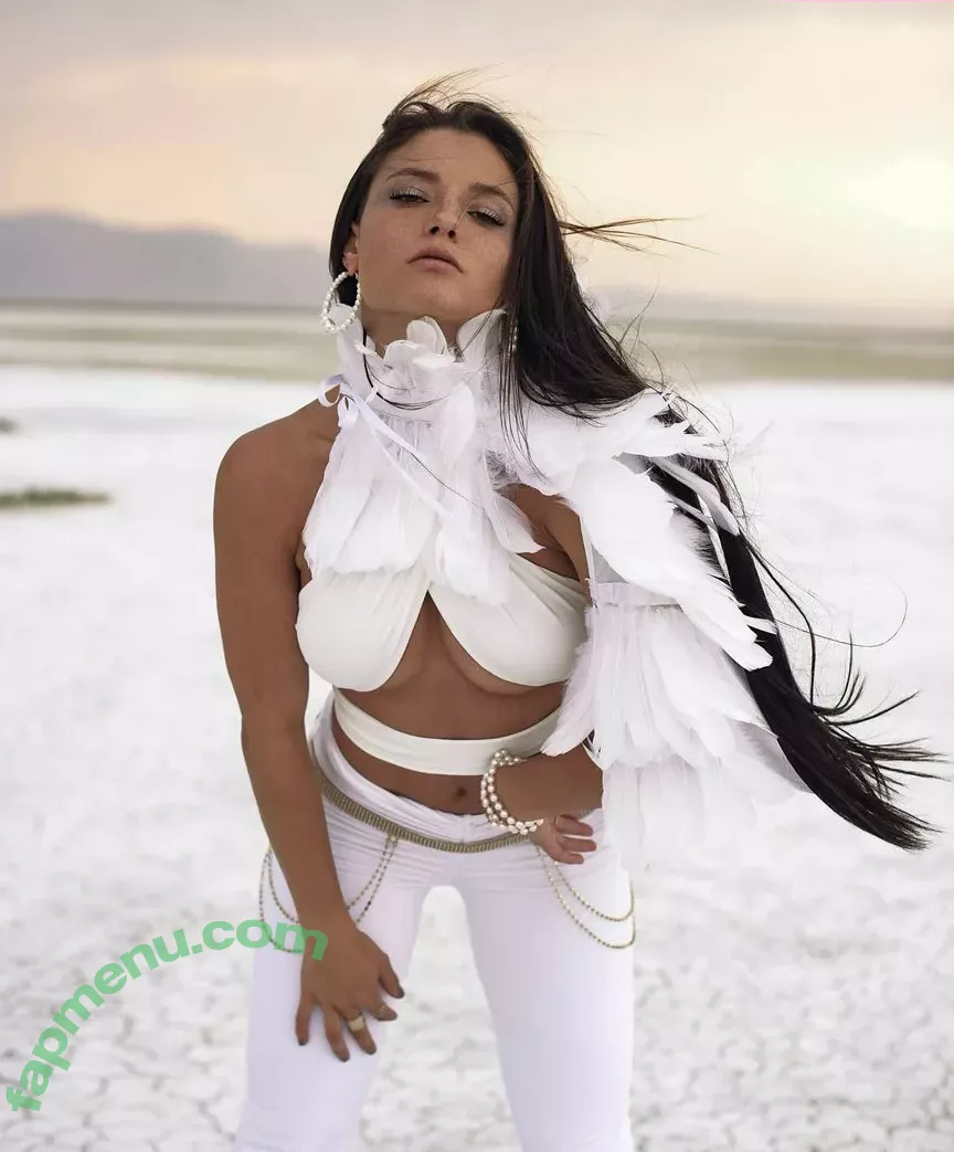 Jade Chynoweth nude photo #0137 (jadebug98)