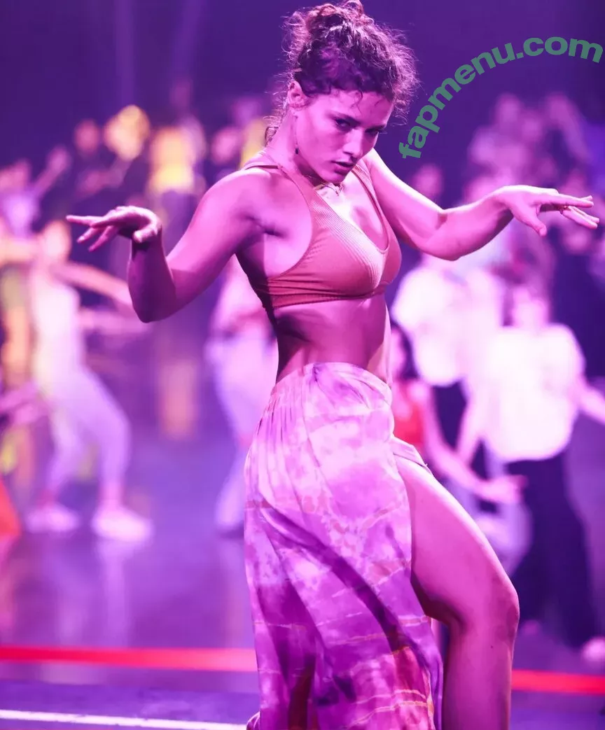Jade Chynoweth nude photo #0301 (jadebug98)