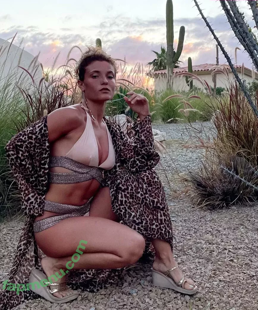 Jade Chynoweth nude photo #0311 (jadebug98)